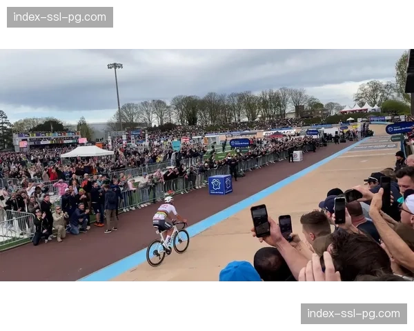 巴黎-鲁贝冠军战车解析：定制几何、特制轮胎与应对鹅卵石的秘密